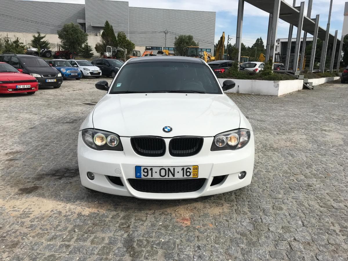 BMW 118D · Ano 2009 — imagem 2