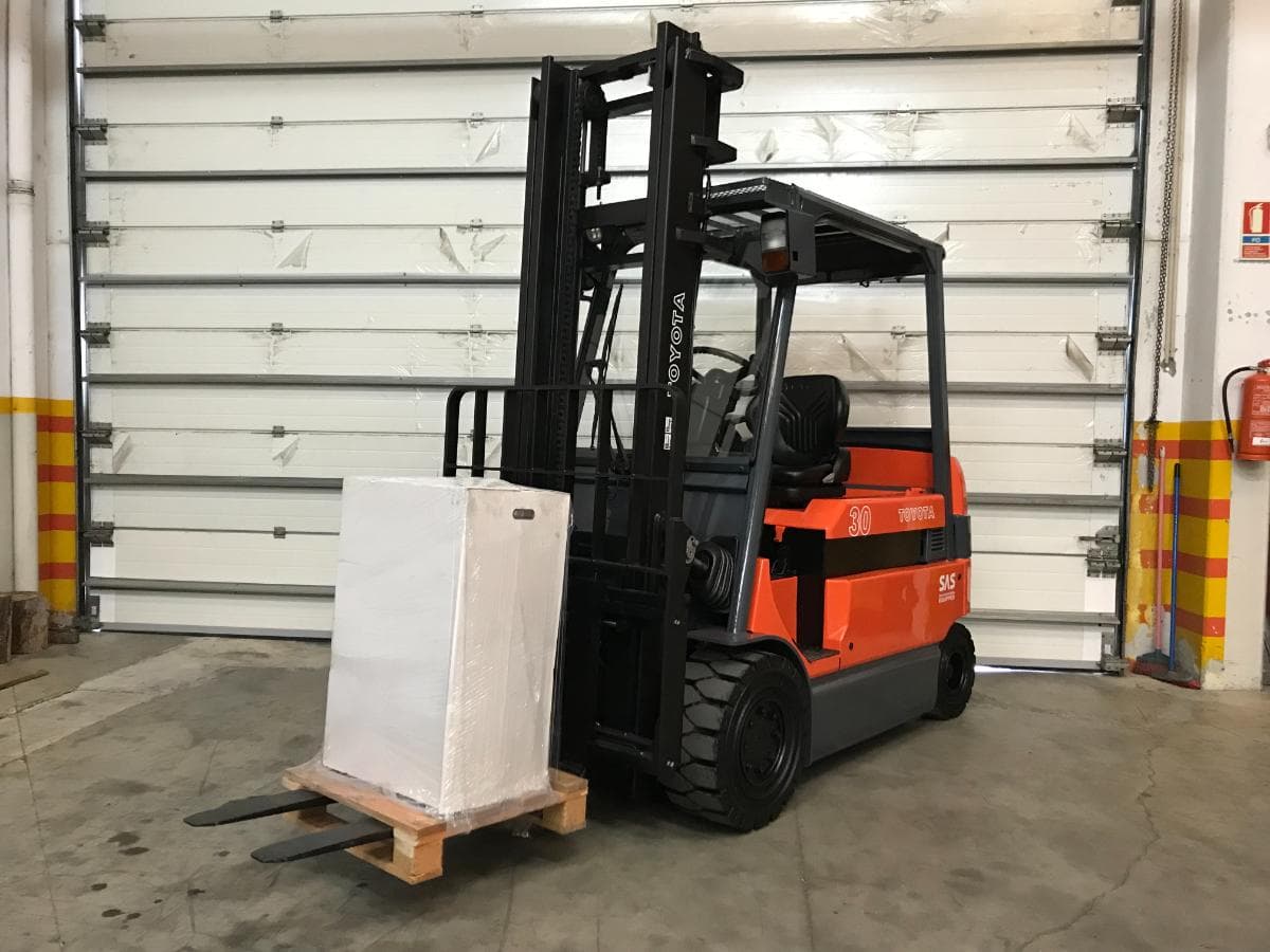 Empilhador Toyota 7FBM30 · 3000kgs — image 1