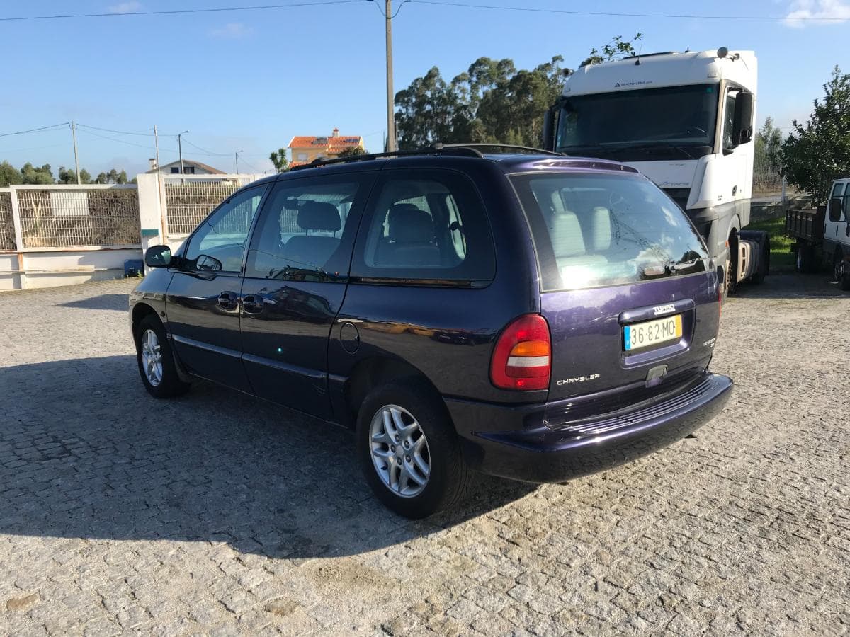 Chrysler Voyager 2.5 TD · Ao 1999 — image 6
