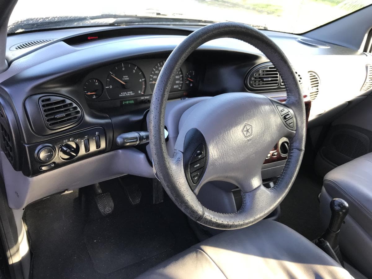 Chrysler Voyager 2.5 TD · Ao 1999 — image 33