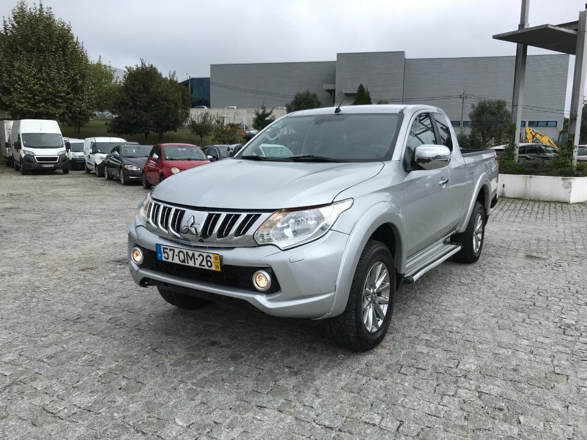 Mitsubishi Strakar L200 4x4 2.4 · Ano 2015 — imagem 5