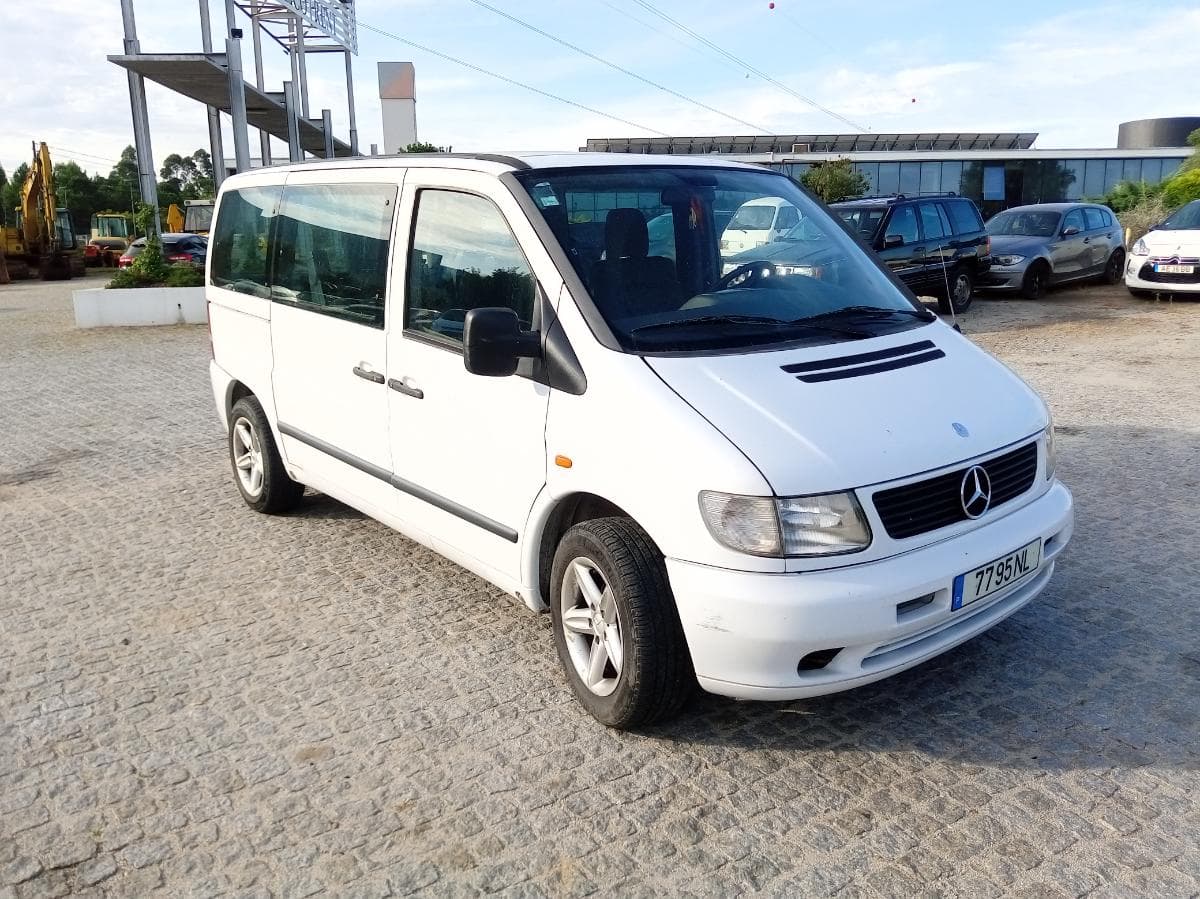 Mercedes-Benz 110 CDI · Ano 1999 — imagem 1