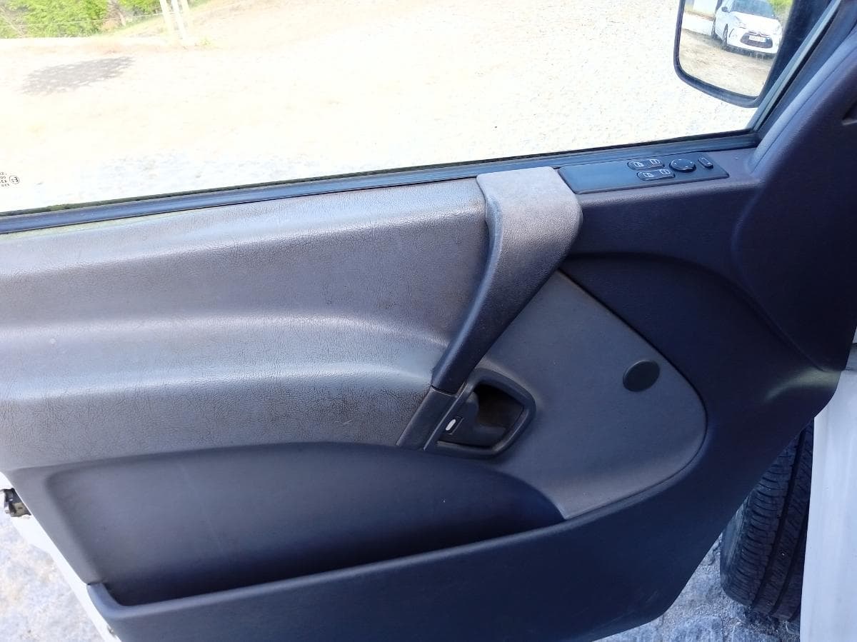 Mercedes-Benz 110 CDI · Ano 1999 — imagem 14