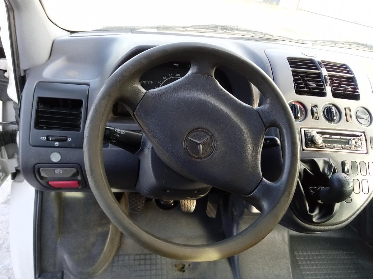 Mercedes-Benz 110 CDI · Ano 1999 — imagem 15