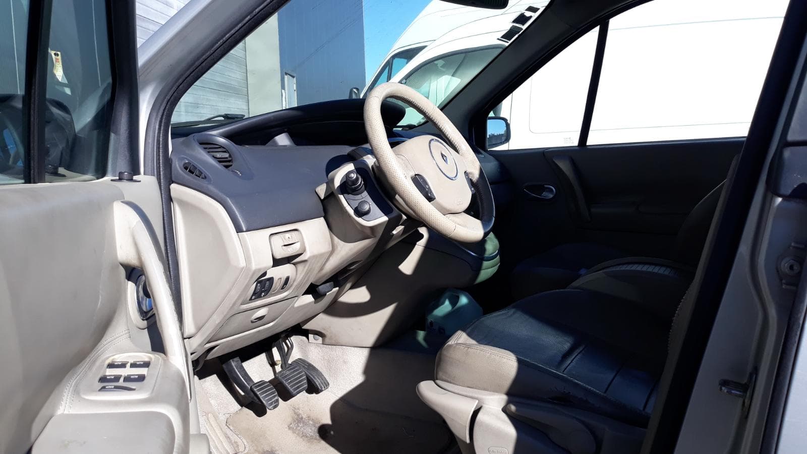 Renault Scenic · Ano 2006 — imagem 8