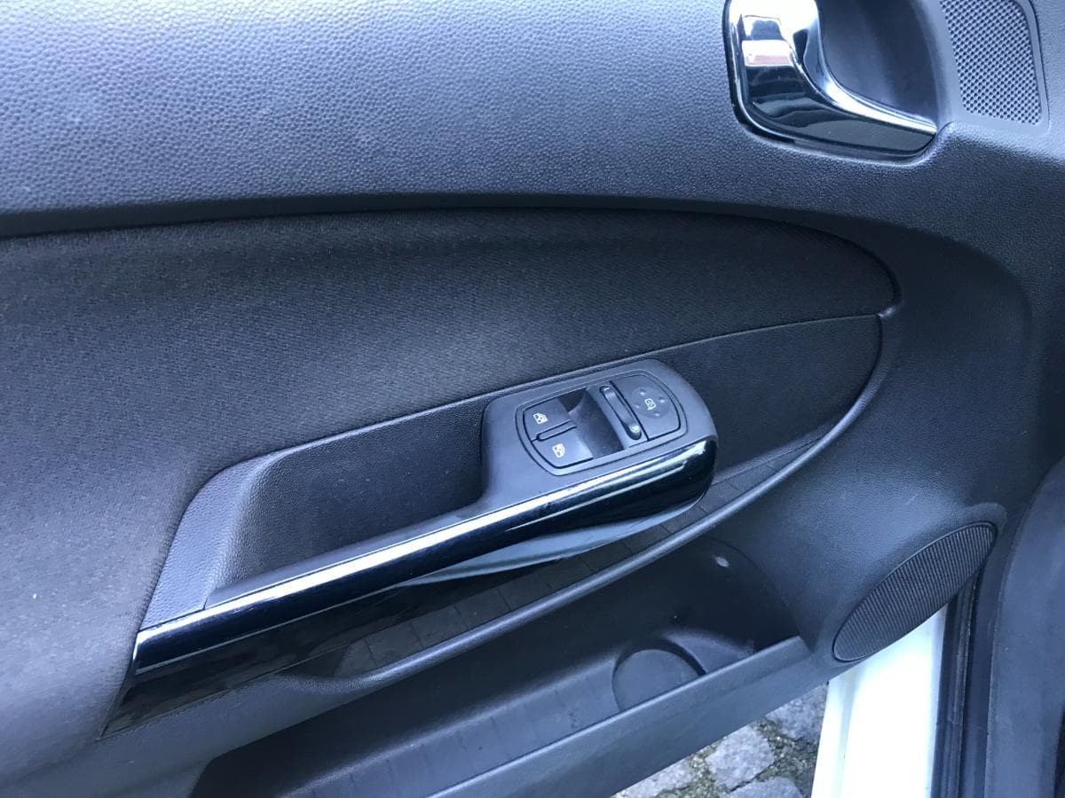 Opel Corsa 1.3 Cdti · Año 2011 — imagen 18