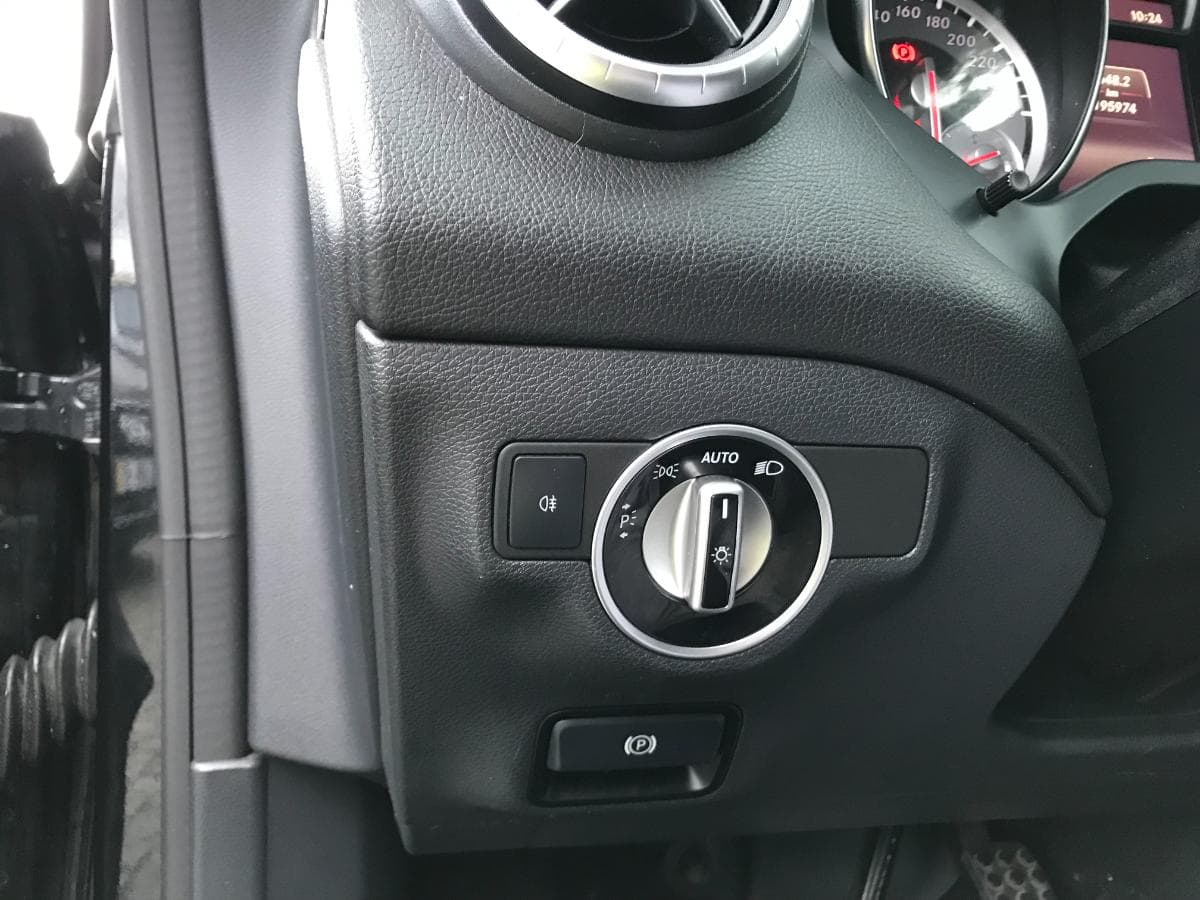 Mercedes-Benz CLA 200 CDI · Ano 2015 — image 20