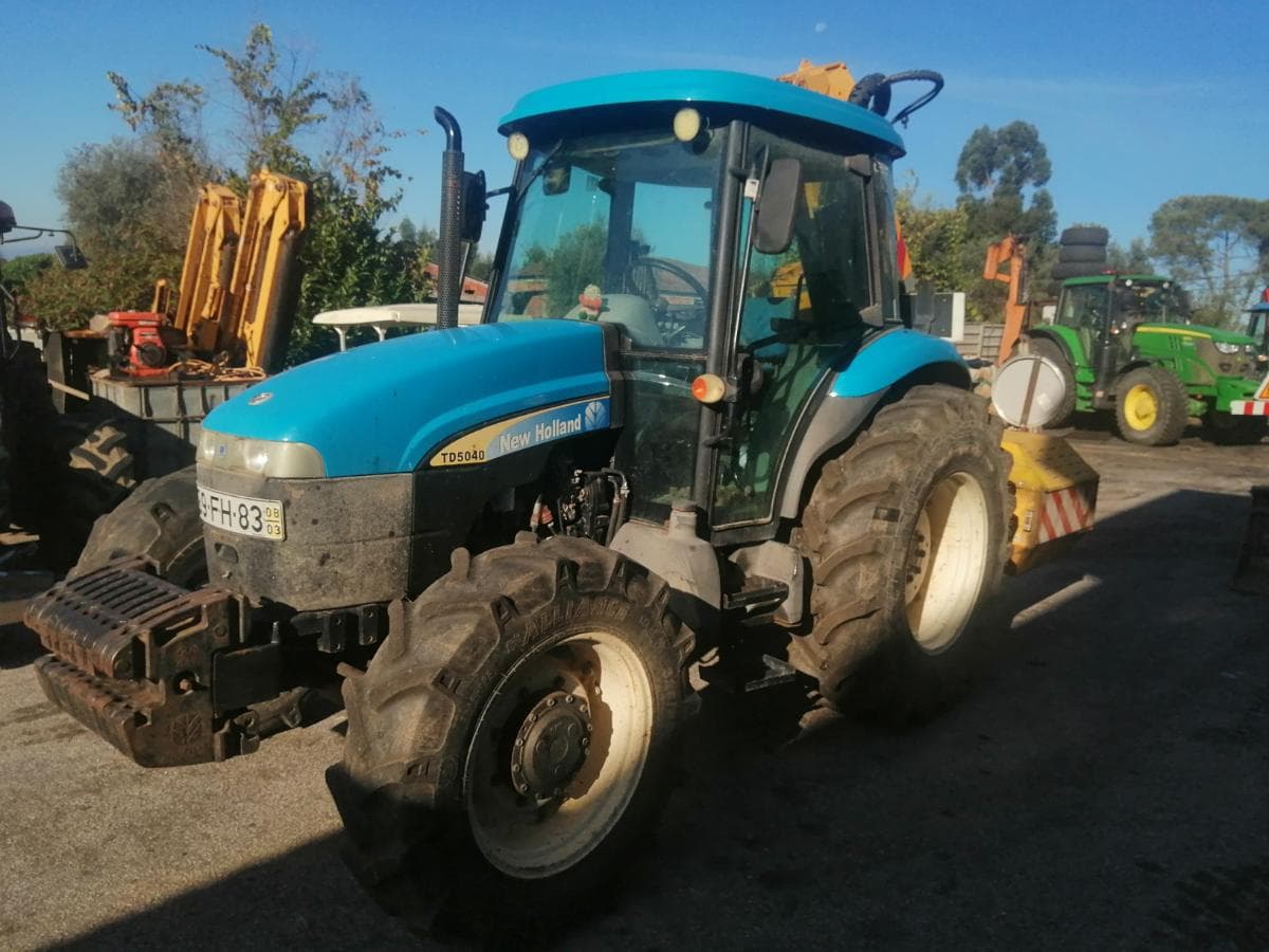 Trator Agrícola com Limpa Bermas — imagen 2