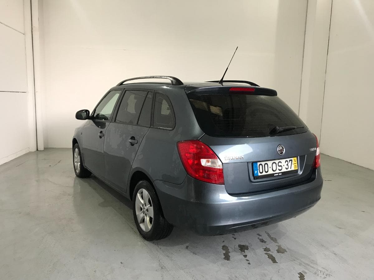 Skoda Fabia 1.2 TDI · Ano 2014 — image 6
