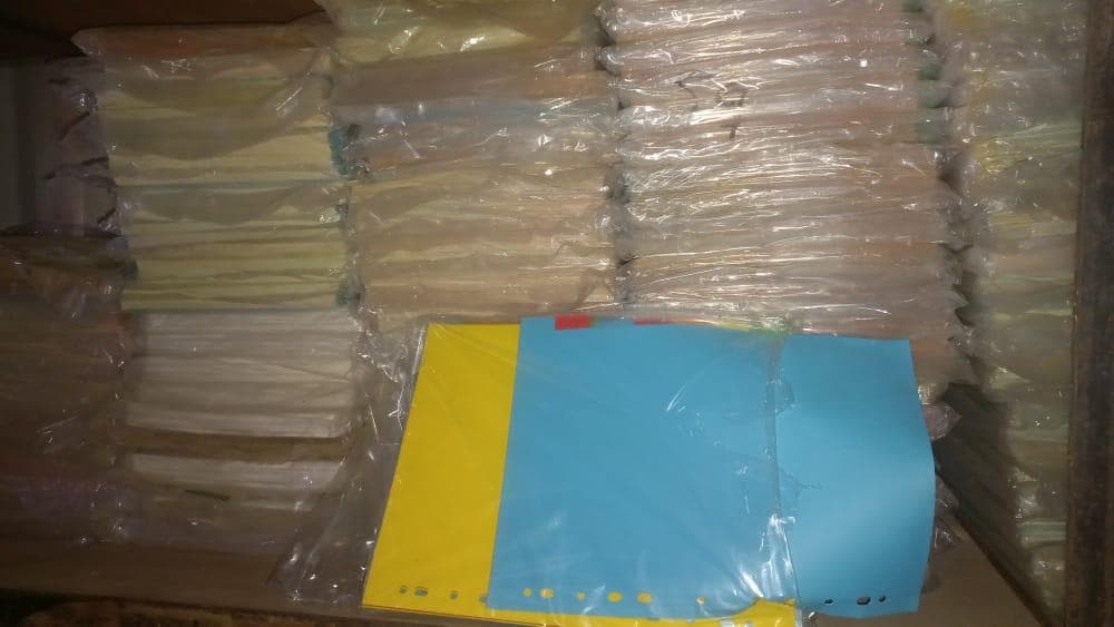 Pranchas metálicas + Mobiliario de escritorio + Mobiliário de escritório + Mobiliário de escritório + Armários metálicos + Mobiliário de escritório + Mobiliário de escritório + Mobiliário de escritório + Mobiliário de escritório + Ar Condicionado + Mobiliário de escritório + Diversos + Diversos + Pastas de arquivo + Contentor de 40P · — imagem 12
