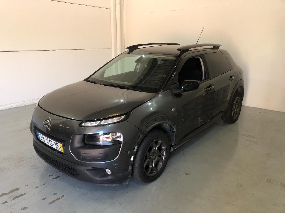 Citroën C4 Cactus 1.6 Blue HDI · Ano 2015 — imagen 1
