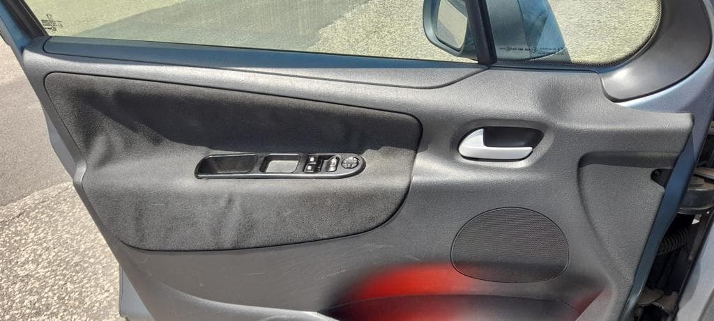 Peugeot 207 1.4HDI · Ano 2008 — image 20