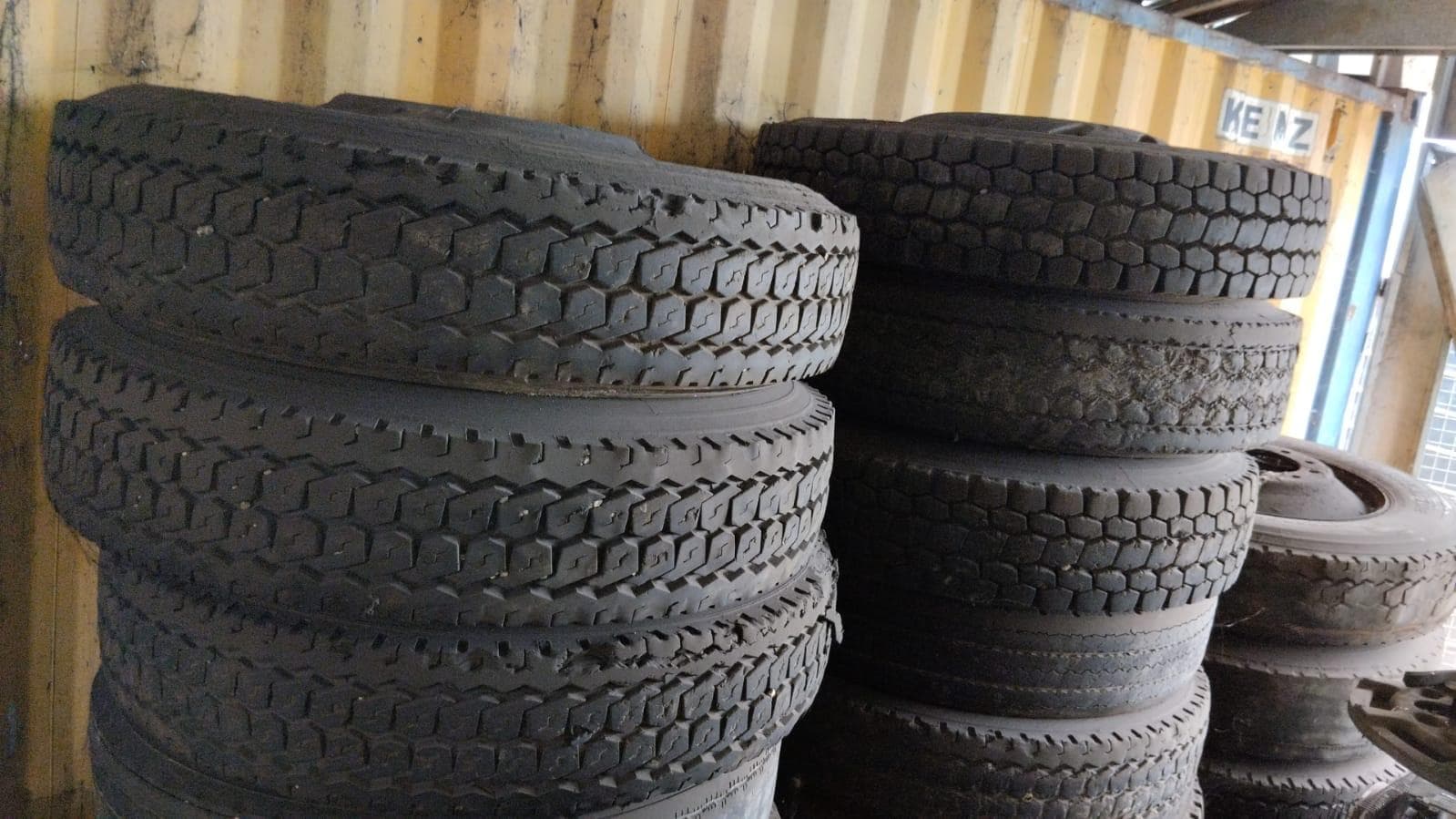 Ruedas + Ruedas + Ruedas + Ruedas + Ruedas + Ruedas + Ruedas · — imagen 12