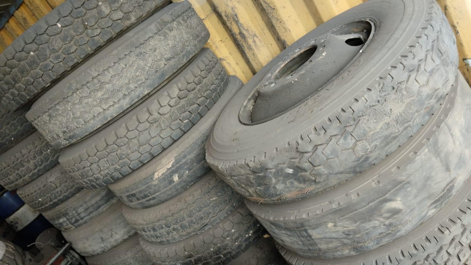 Ruedas + Ruedas + Ruedas + Ruedas + Ruedas + Ruedas + Ruedas · — imagen 19