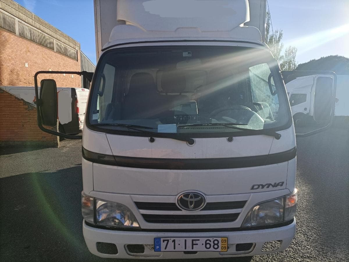 Toyota Dyna 35.33 D4D · Ano 2009 · Plataforma Elevatória — imagen 2