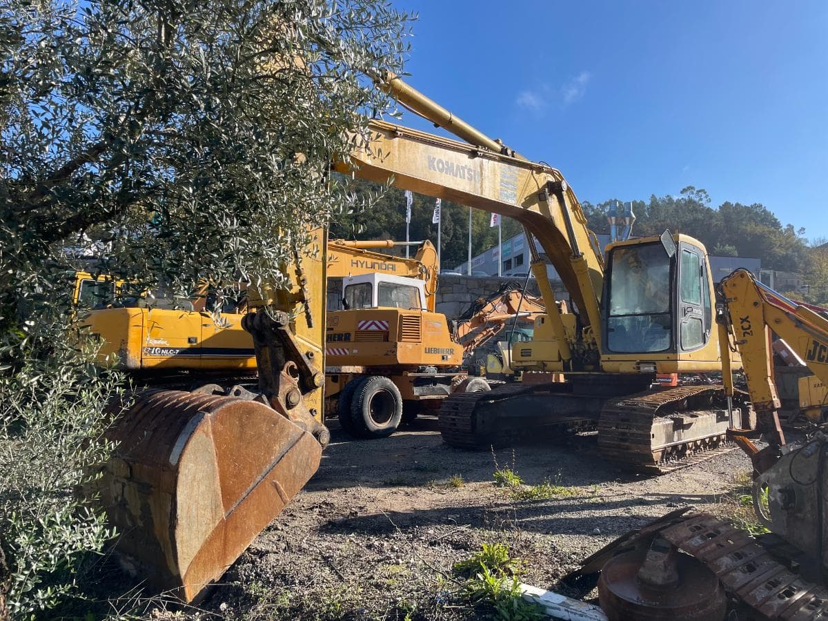 Escavadora Rastos Komatsu PC 240 LC-6K — imagen 1