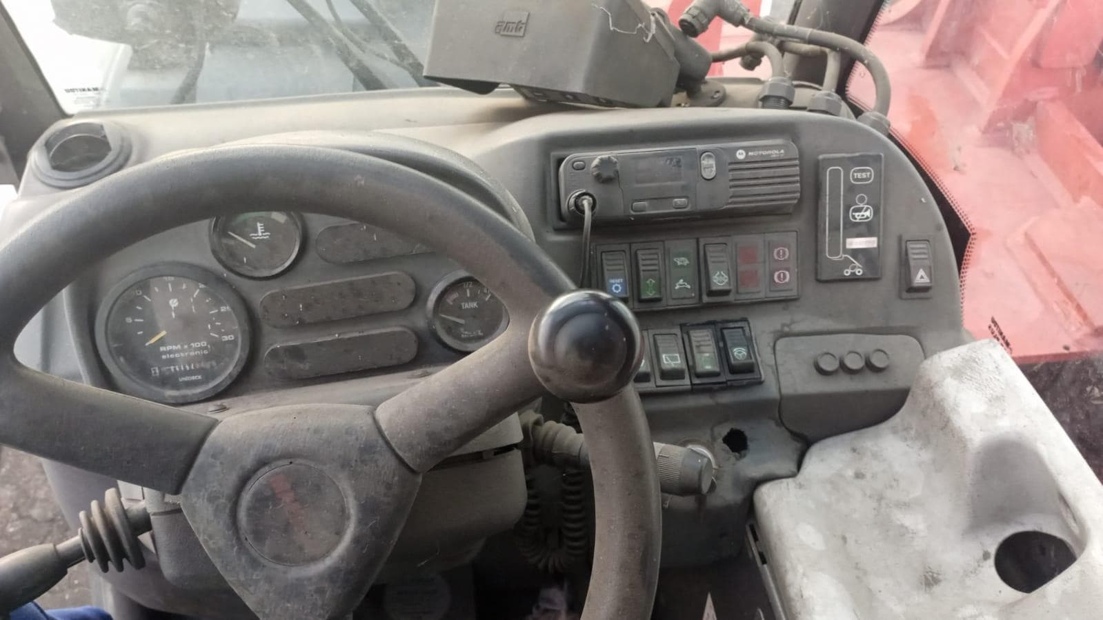 Empilhador Telescópico MANITOU MHT 10210 · — imagem 15