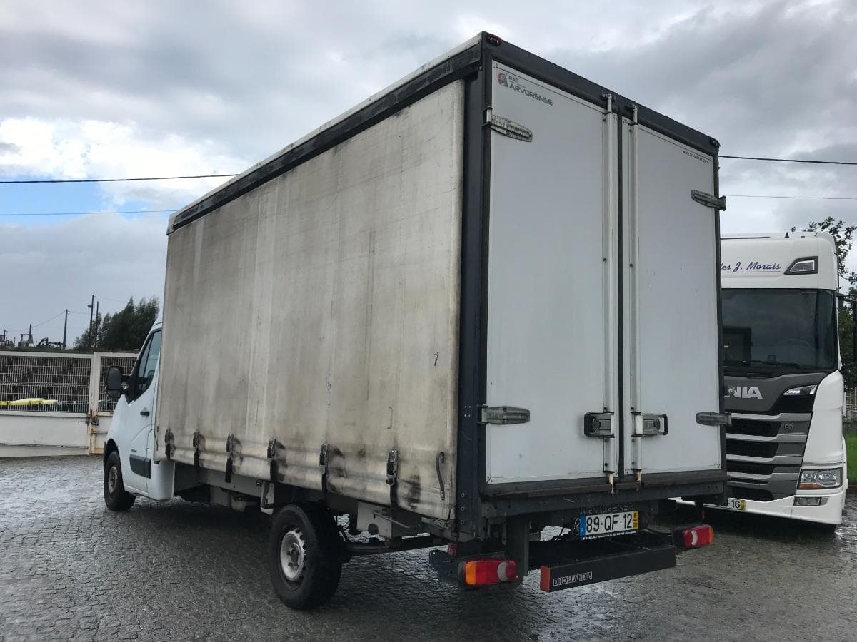 Renault Master 2.3 DCI · Ano 2015 — imagen 6