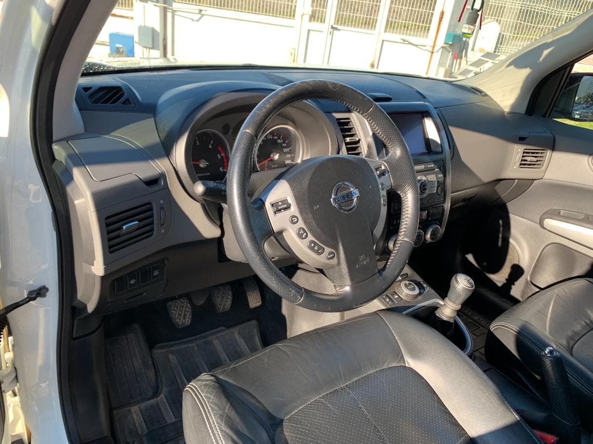 Nissan X-Trail 2.0 DCI · Ano 2008 — imagen 25