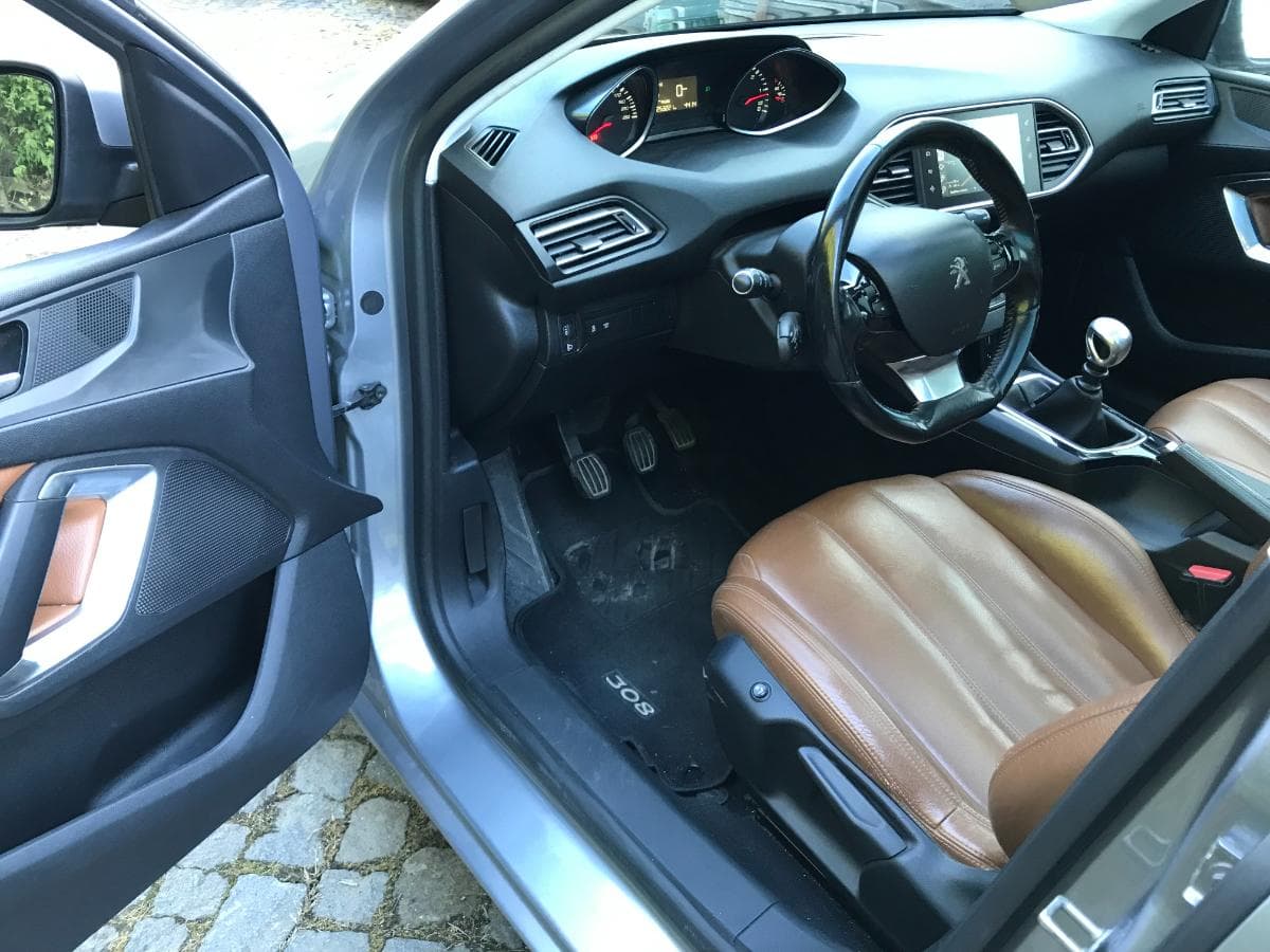 Peugeot 308 SW 1.6 BlueHDI · Ano 2015 — imagen 20