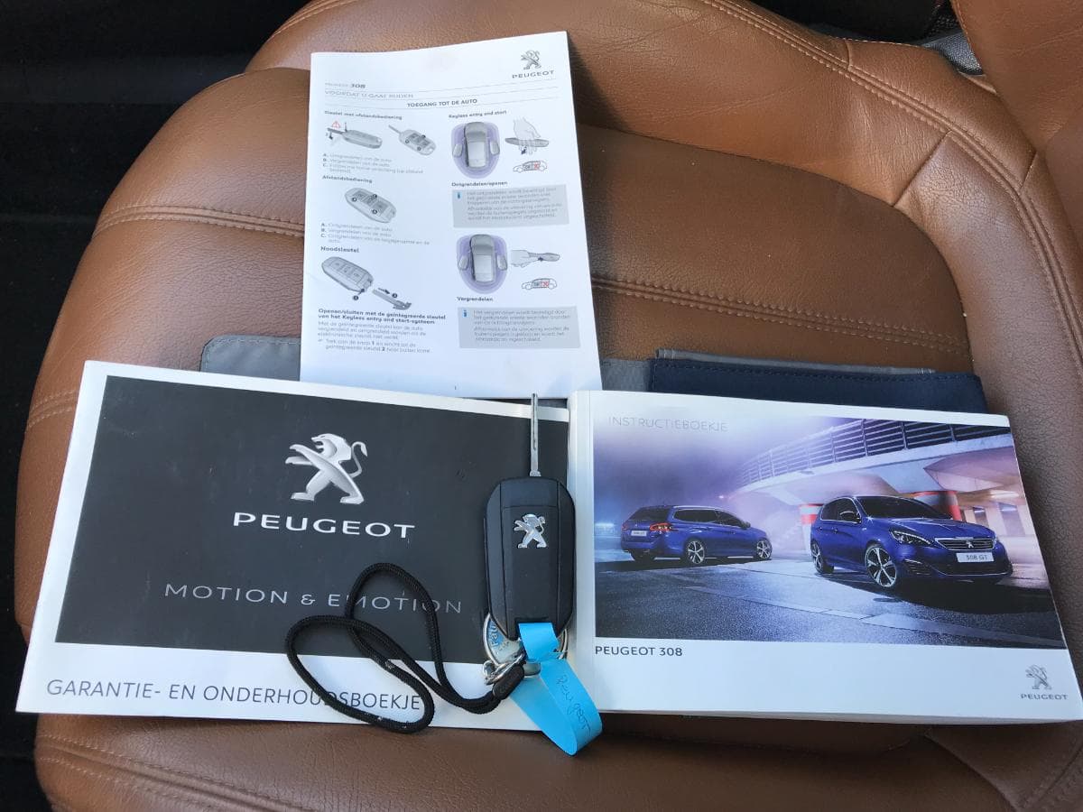 Peugeot 308 SW 1.6 BlueHDI · Ano 2015 — imagen 37