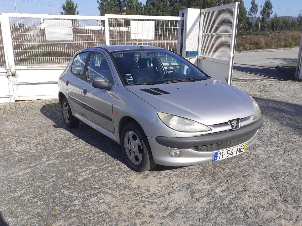 Peugeot 206 1.1 · Ano 1998 — imagem 1