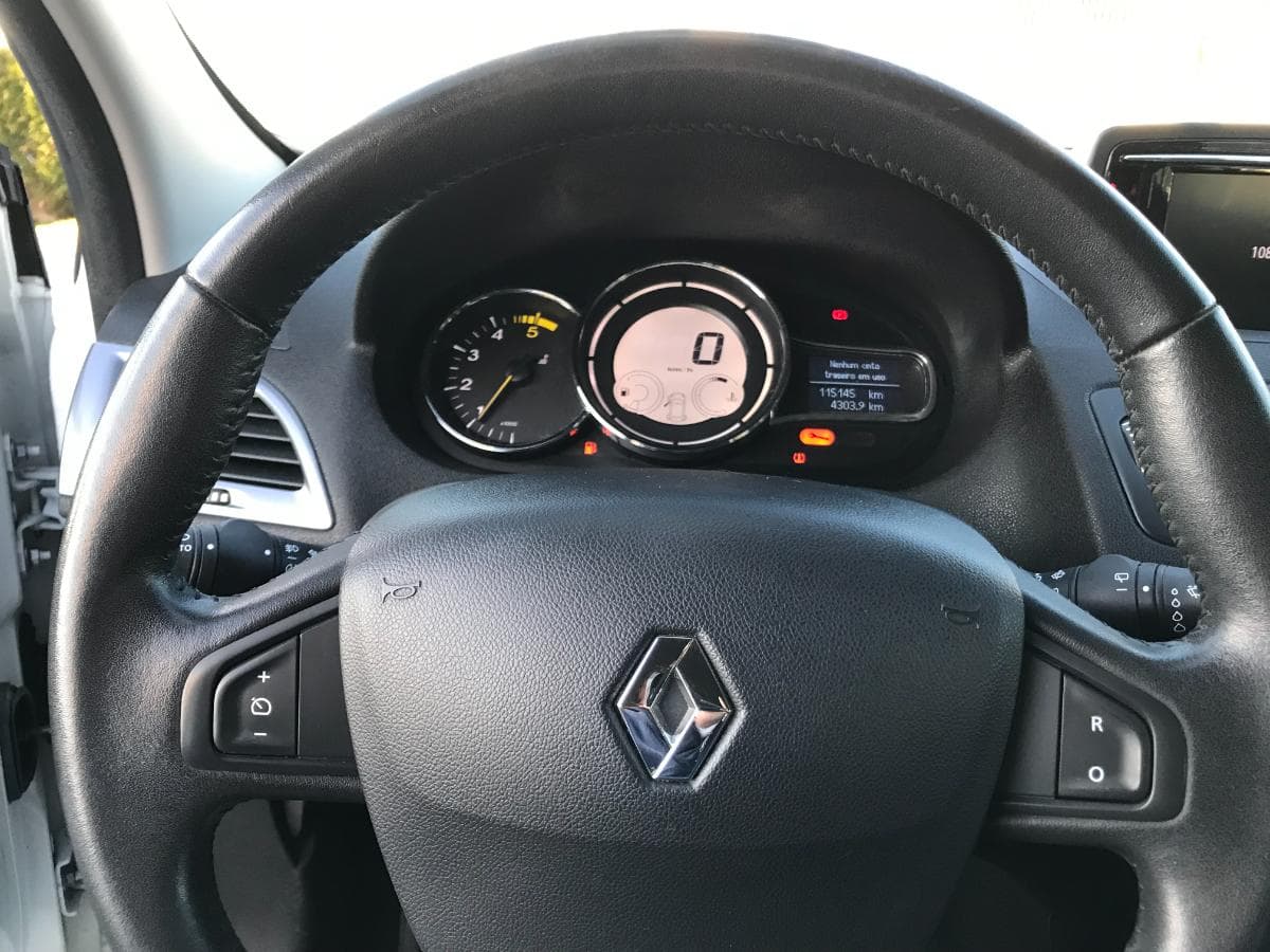 Renault Mégane 1.5 DCI · Ano 2015 — imagem 31