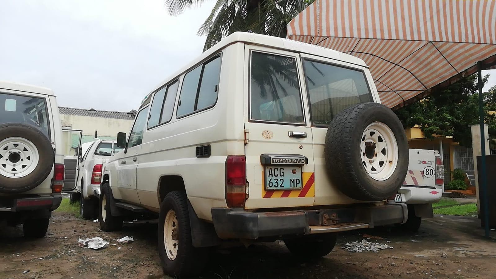 Toyota Land Cruiser Hard Top · — image 8