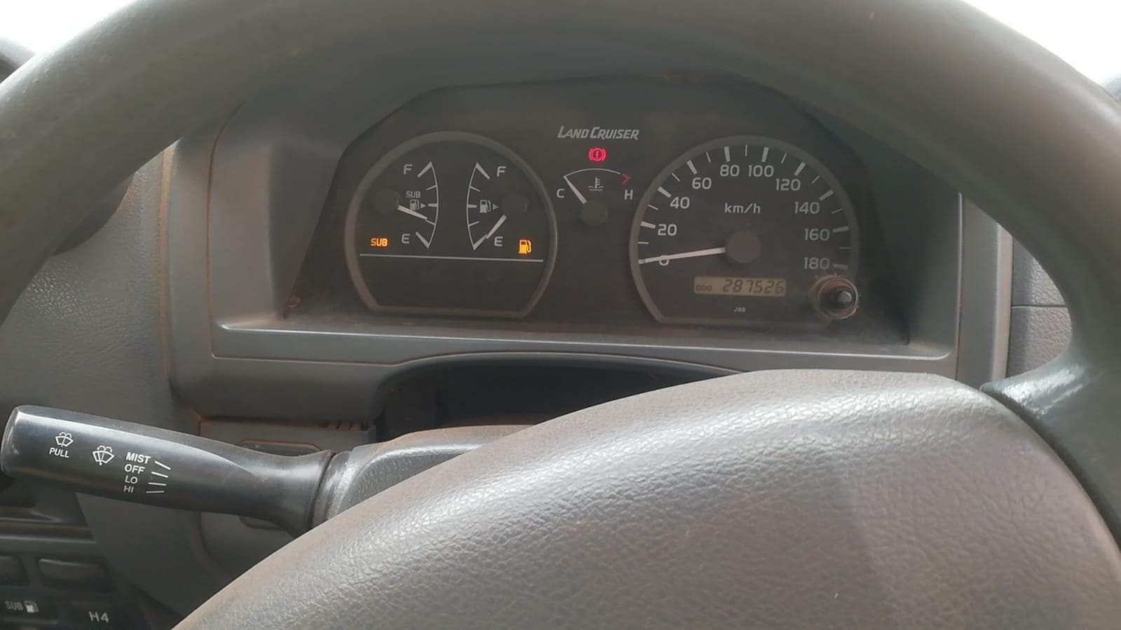 Toyota Land Cruiser Hard Top · — image 18