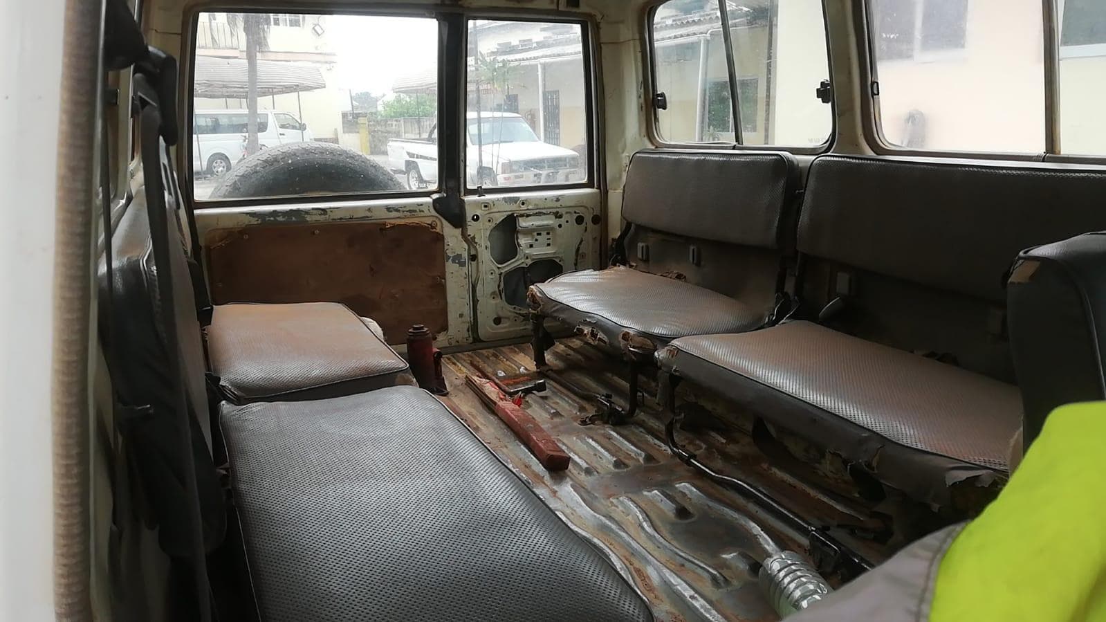 Toyota Land Cruiser Hard Top · — image 19