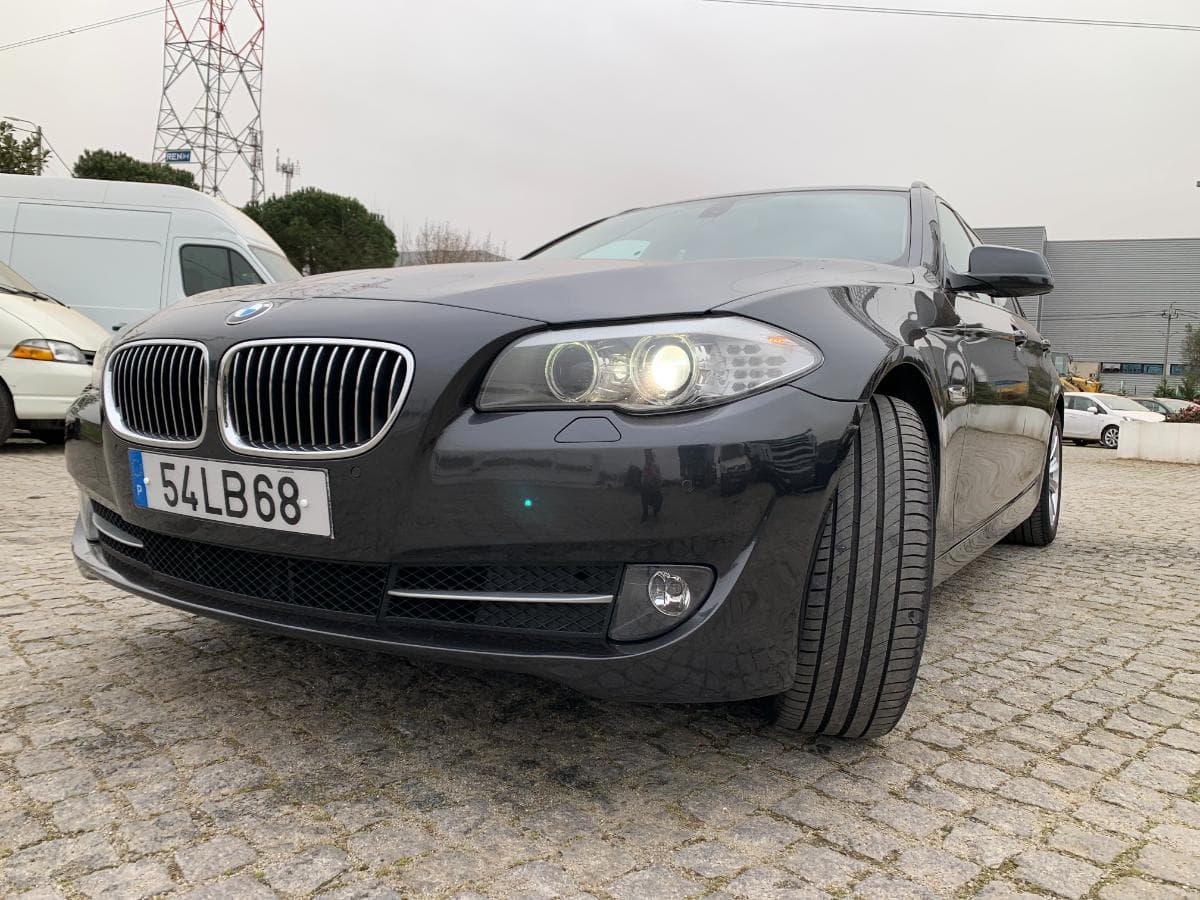 BMW 530D Touring · Ano 2010 — imagem 8