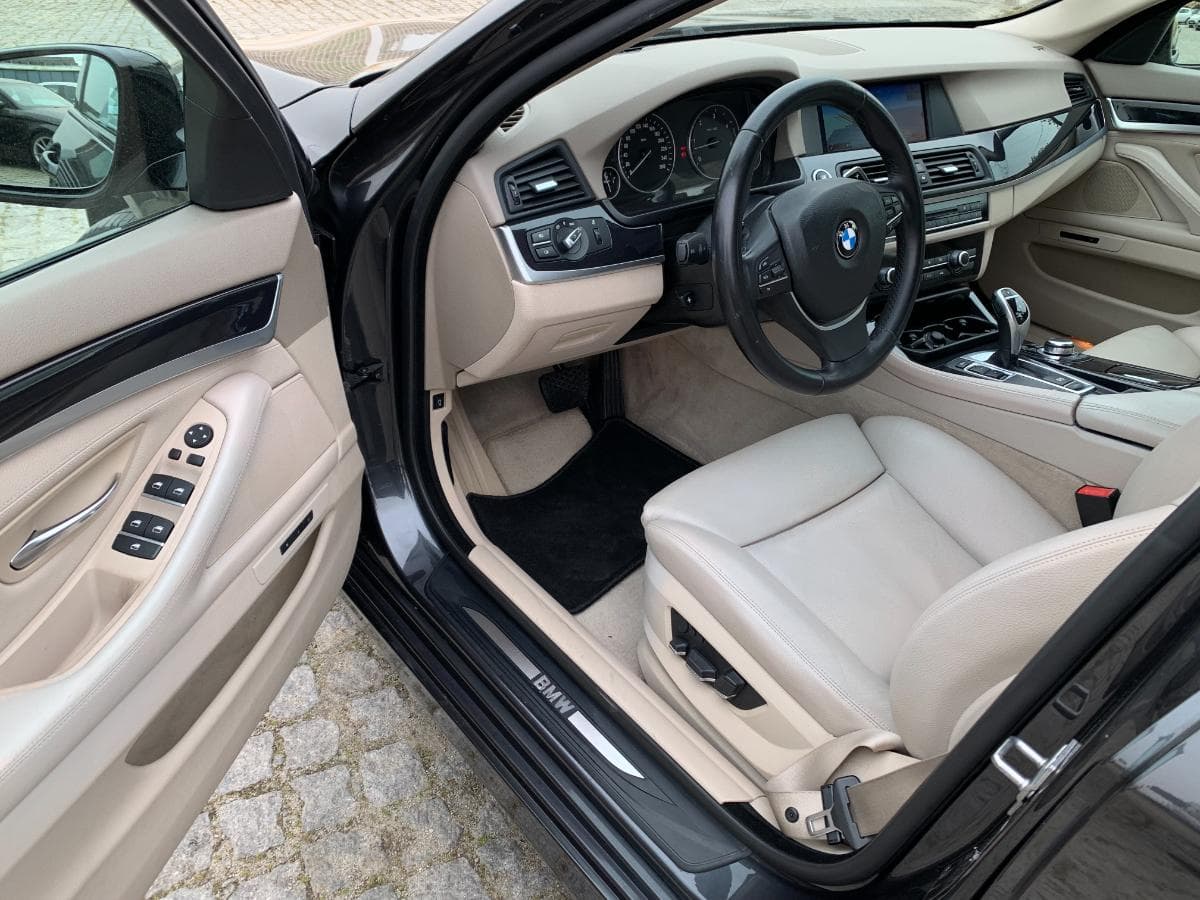 BMW 530D Touring · Ano 2010 — imagem 16