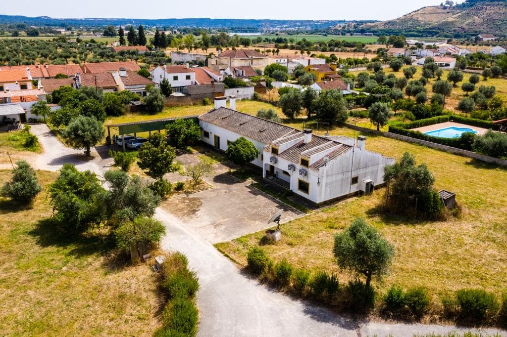 Moradia V3 (Reabilitação) · Abrantes, Santarém — image 2