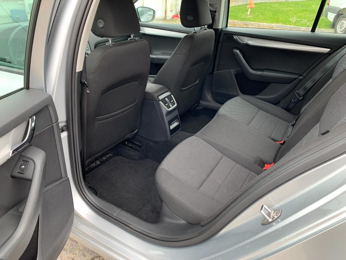 Skoda Octavia 1.6TDI · Ano 2014 — image 17
