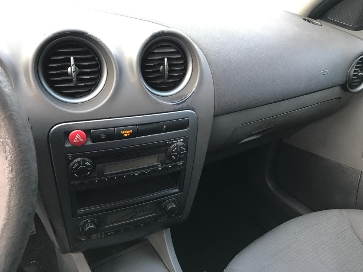Seat Ibiza 1.4 TDI · Ano 2006 — image 19