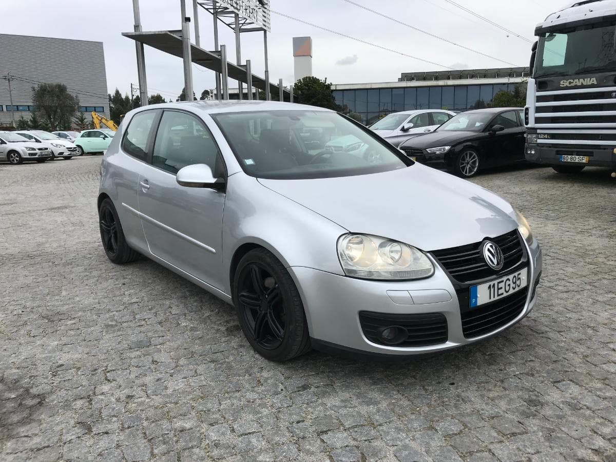 Volkswagen Golf 2.0 TDI · Ano 2004 — image 1