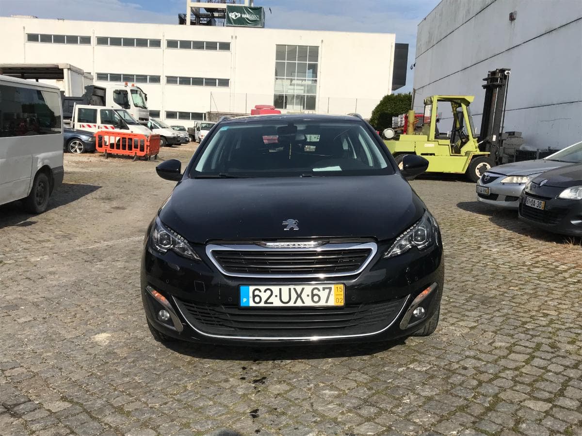 Peugeot 308 SW 1.6 Blue HDI · Ano 2015 — imagem 2
