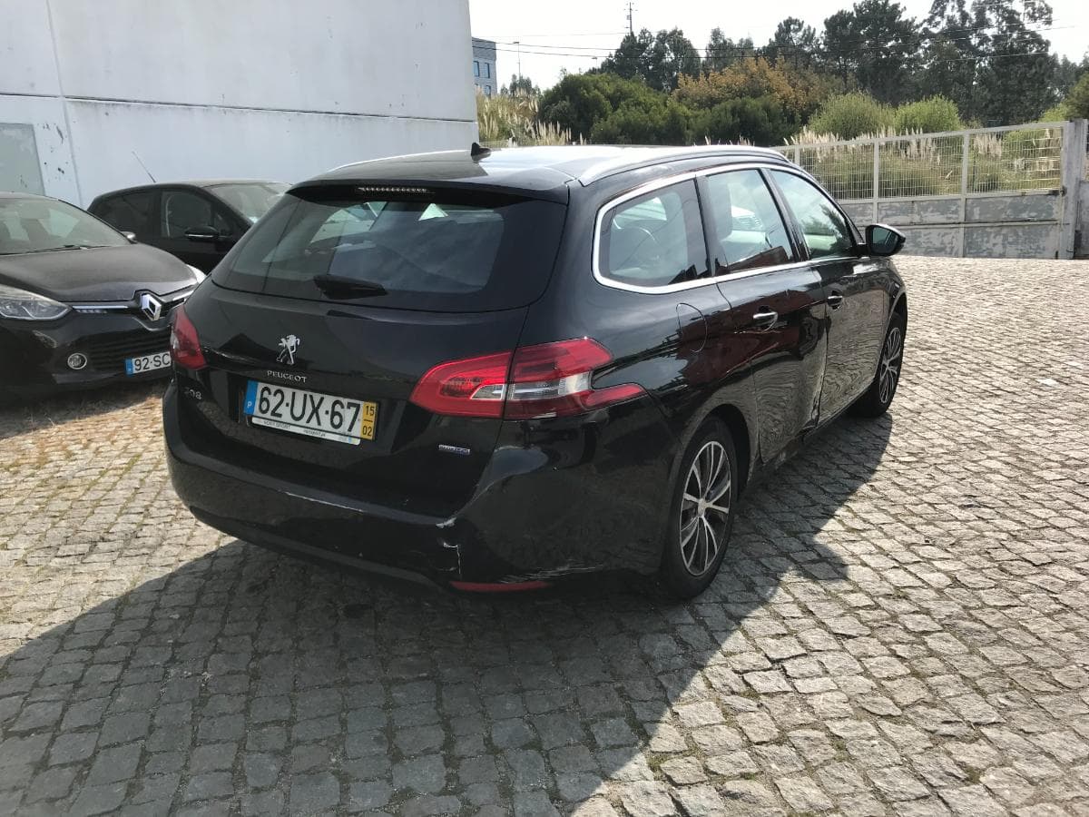 Peugeot 308 SW 1.6 Blue HDI · Ano 2015 — imagem 4