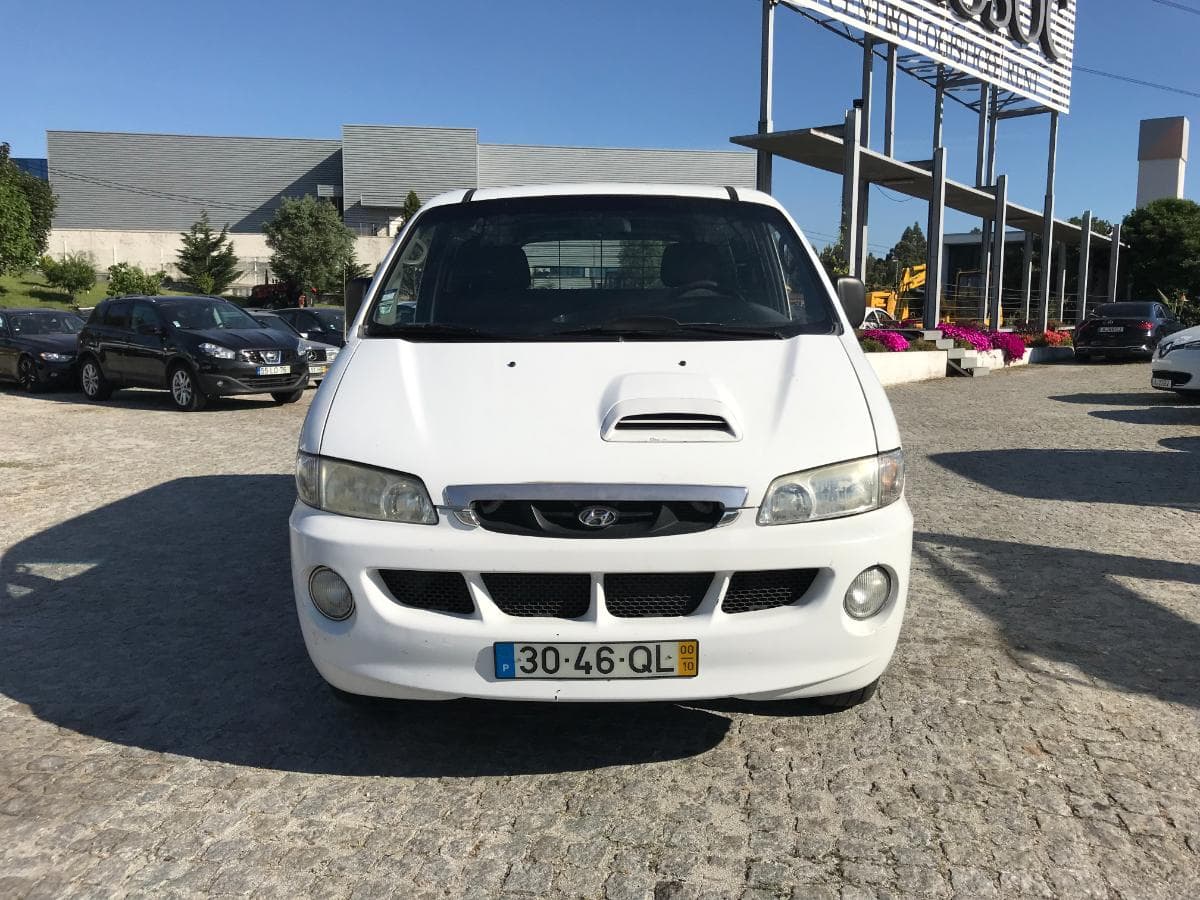 Hyundai H1 2.5 TD · Ano 2000 — imagen 2