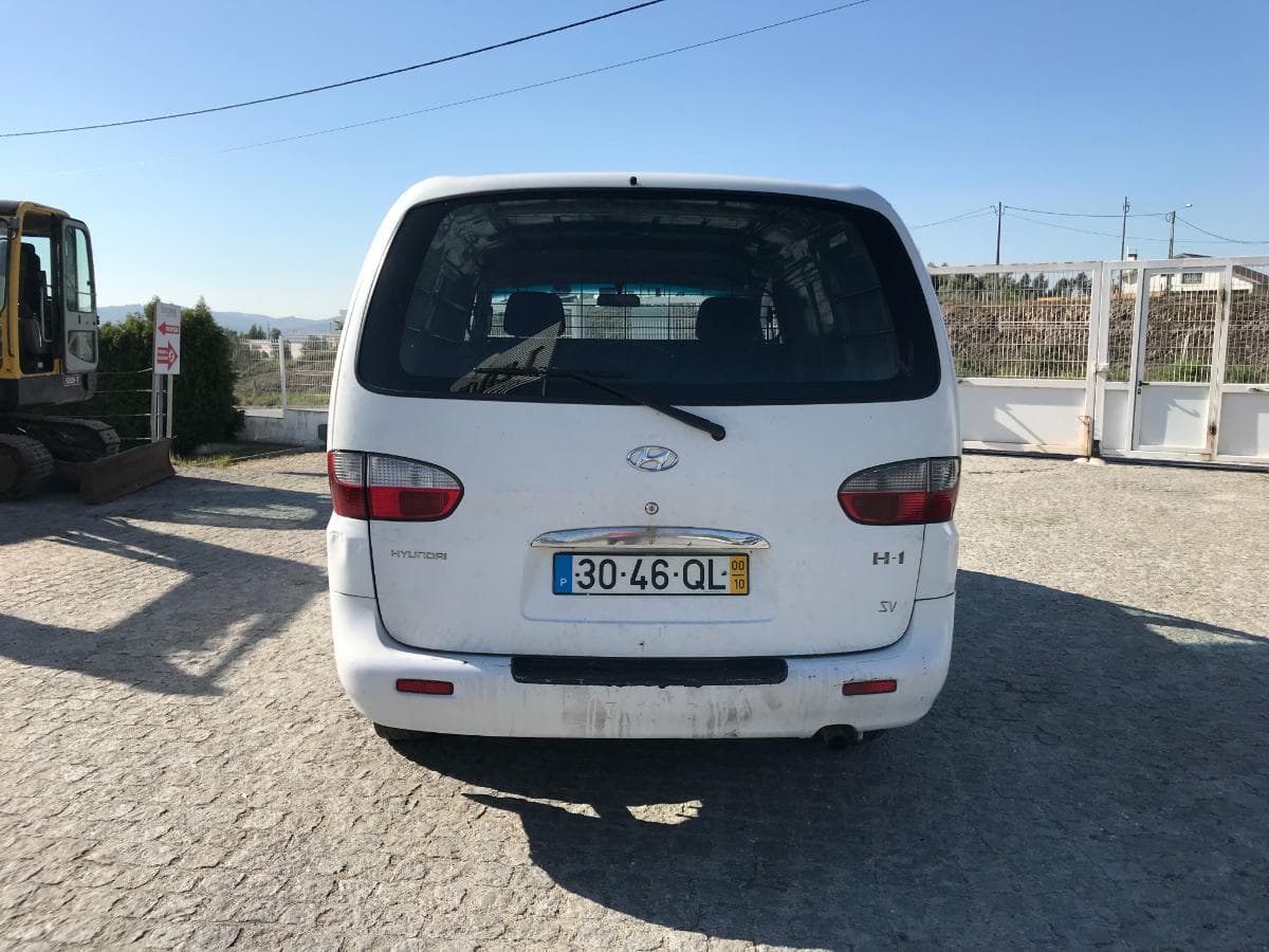 Hyundai H1 2.5 TD · Ano 2000 — imagen 7