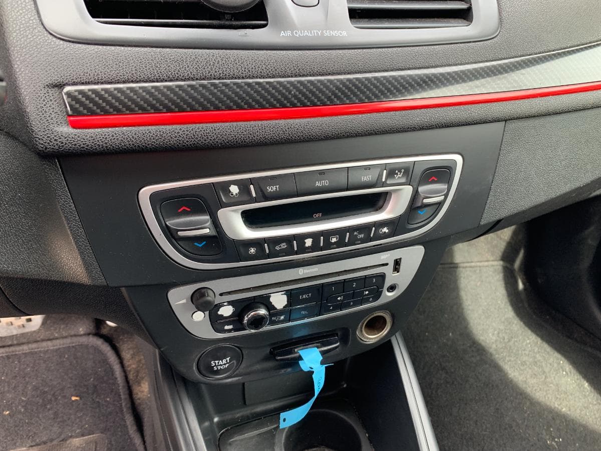 Renault Mégane Coupé 1.6 DCI GT Line · Ano 2012 — image 27
