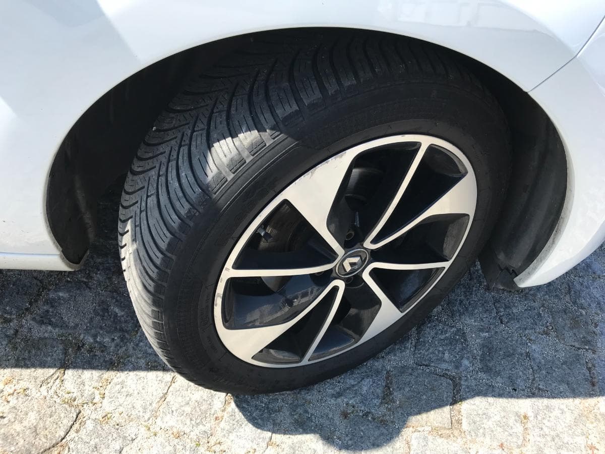 Renault Zoe · Ano 2019 — image 16