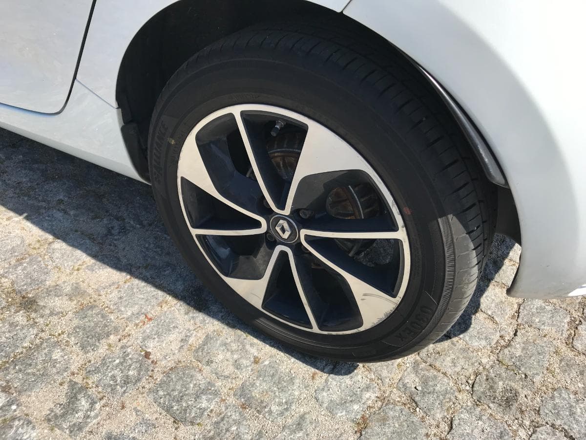 Renault Zoe · Ano 2019 — image 17