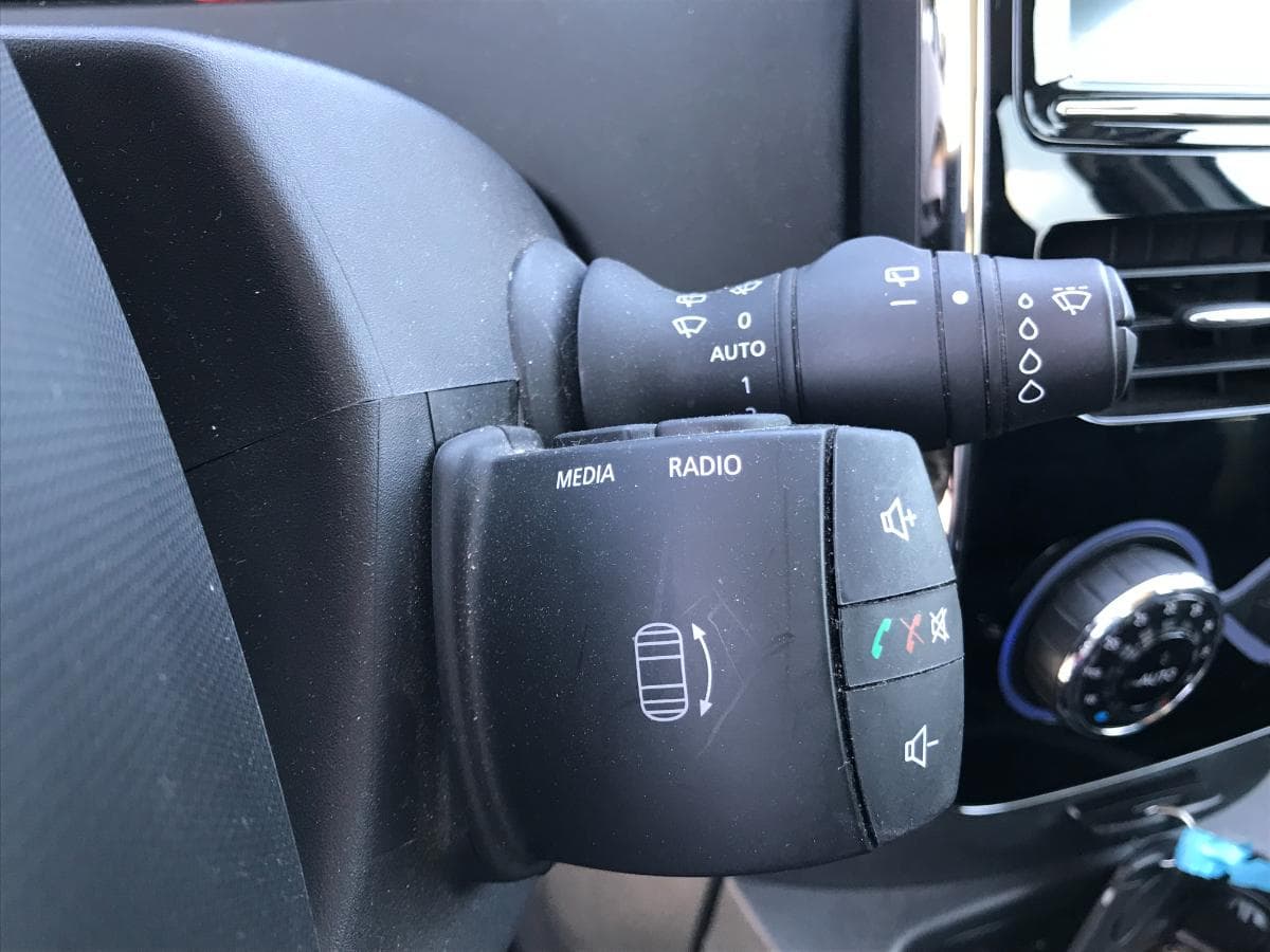Renault Zoe · Ano 2019 — image 29