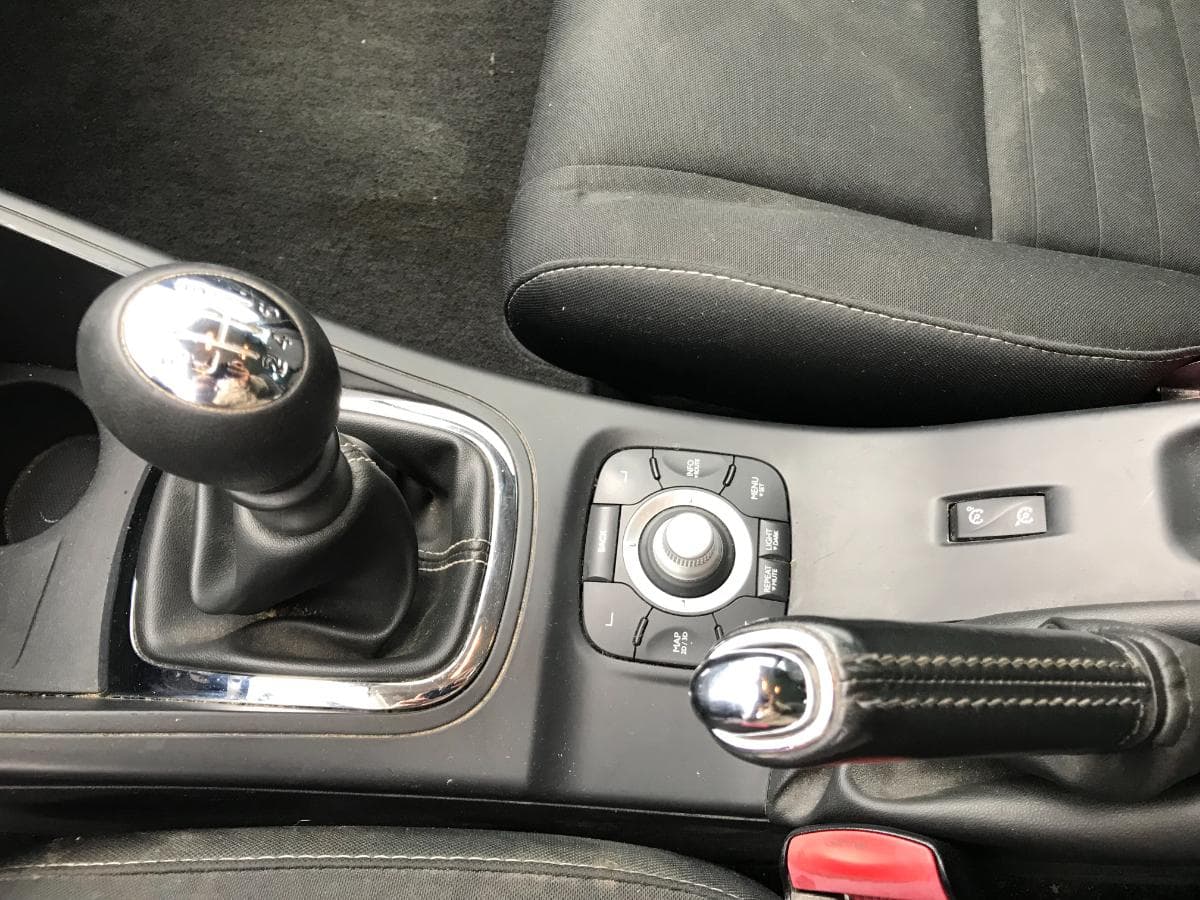 Renault Mégane 1.5DCI · Ano 2015 — imagem 26