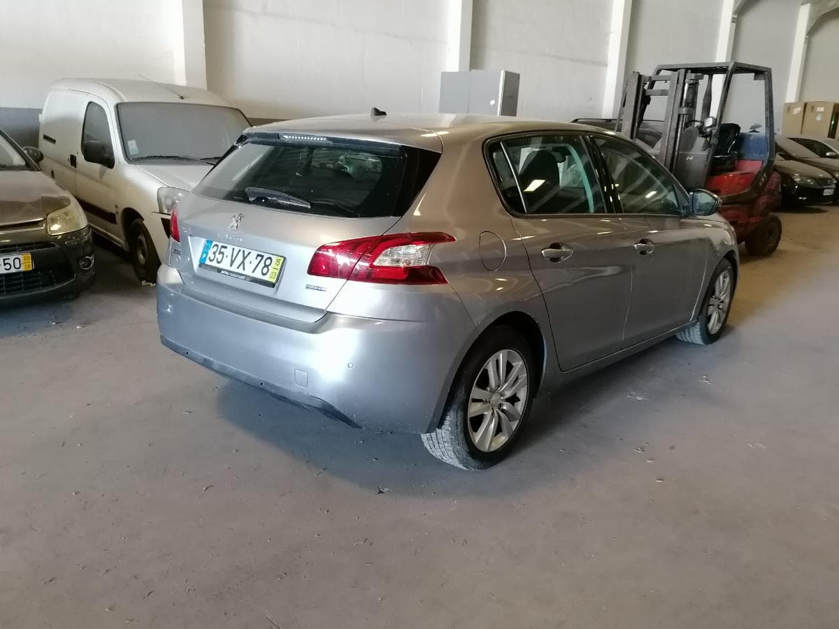 Peugeot 308 1.6 BlueHDI · Ano 2015 — imagen 7