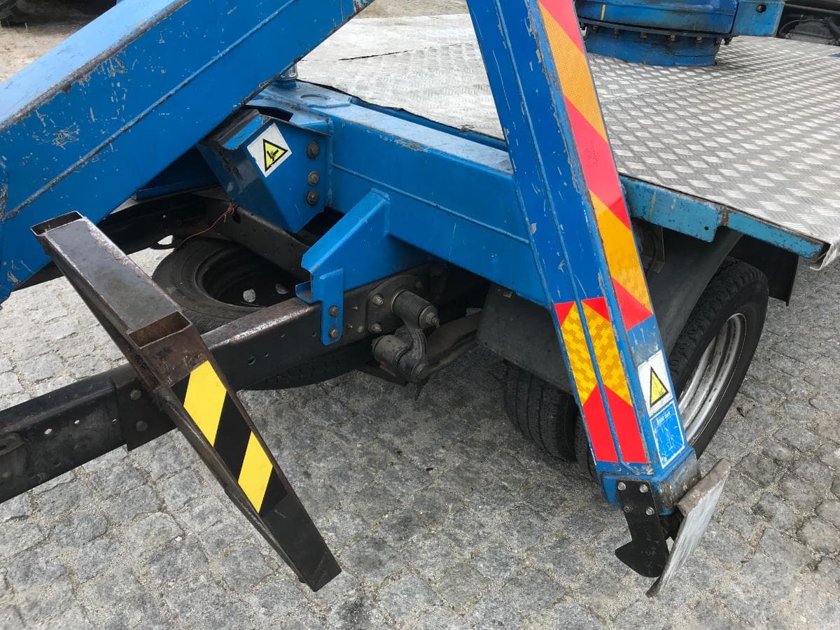 Nissan Cabstar F24.35 com Plataforma Elevatória Sequani CTE Z19 — imagem 8