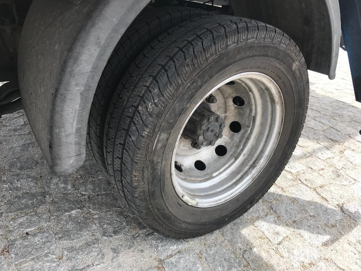 Nissan Cabstar F24.35 com Plataforma Elevatória Sequani CTE Z19 — imagem 12