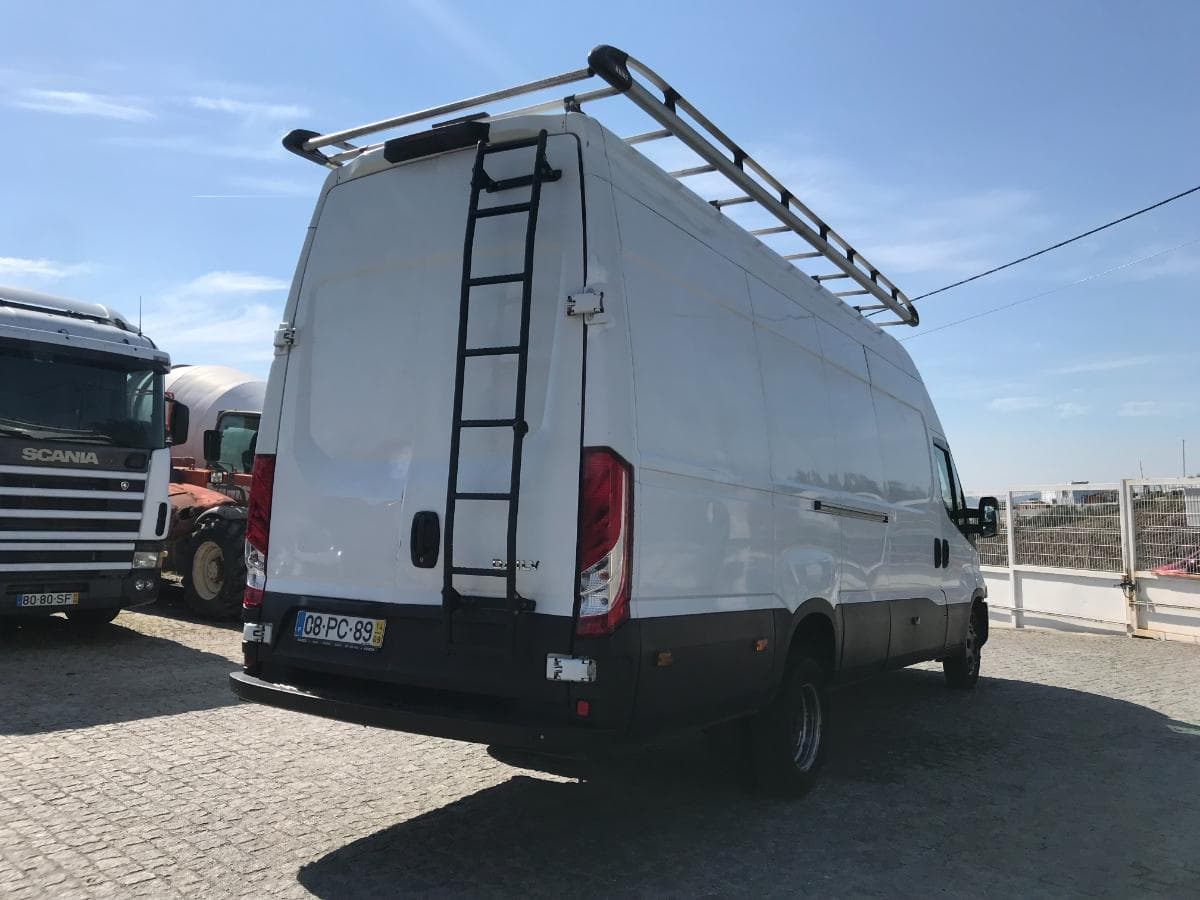 Iveco Daily 35C15 · Ano 2014 — imagem 4