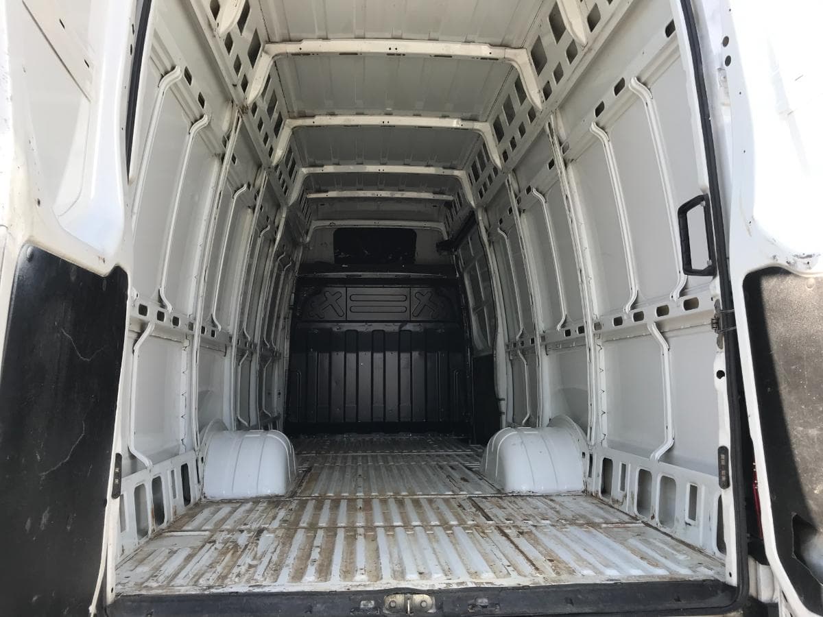 Iveco Daily 35C15 · Ano 2014 — imagem 7